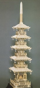象牙彫刻　五重塔